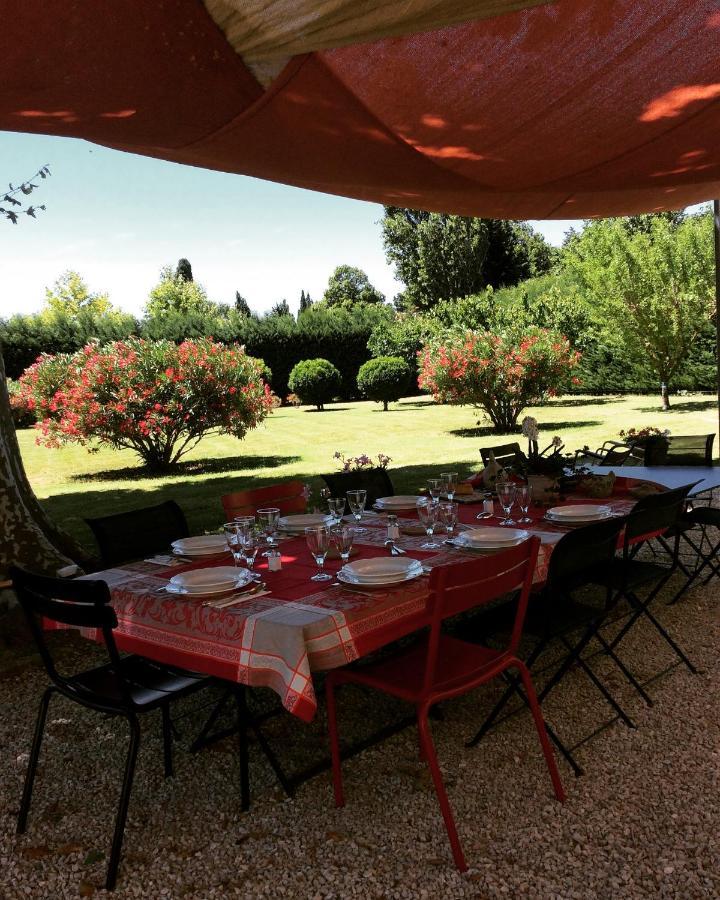 La Ferme De Gigognan Acomodação com café da manhã Avinhão Exterior foto